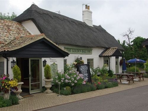 Golden Ball Hotel Elsworth Exterior photo