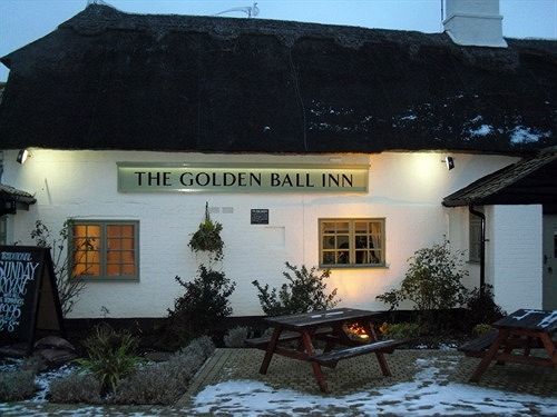 Golden Ball Hotel Elsworth Exterior photo